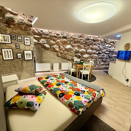 Six Apartment Simona Вилнюс Екстериор снимка